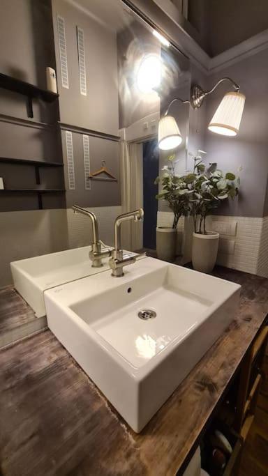 Your Royal 2 Bedroom City Center Stay Belgrado Exterior foto