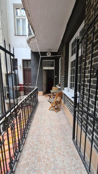Your Royal 2 Bedroom City Center Stay Belgrado Exterior foto